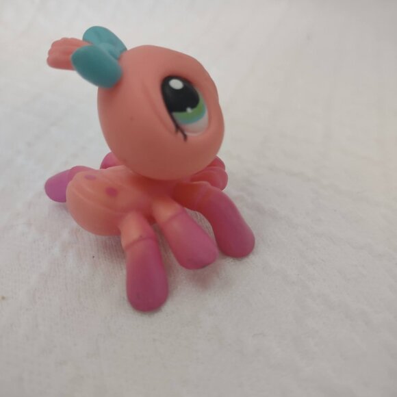 Vintage Littlest Pet Shop #426 Pink Spider G2 Blue Bow - Picture 8 of 11